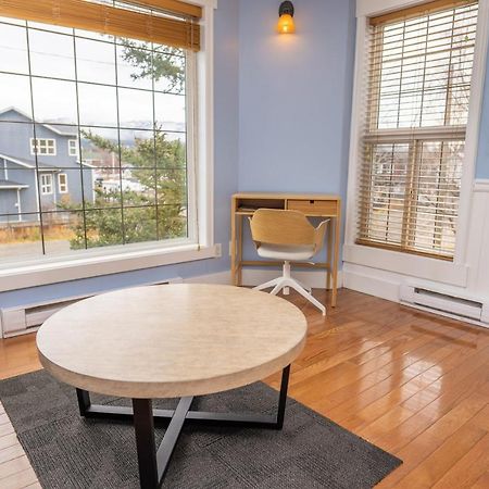 Downtown Whitehorse Apartment In Old Town Exteriör bild